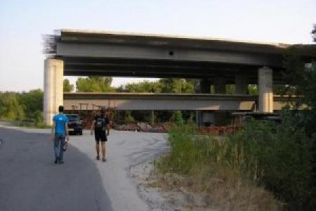 Киевлян, мешающих строительству моста, отселят на окраину