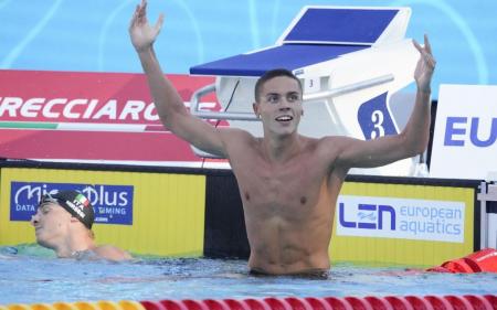 Побив рекорд, який тримався 13 років: 17-річний плавець створив сенсацію на ЧЄ-2022