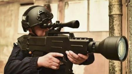 В Китае создали лазерную винтовку, которая может уничтожить цель с 800 метров