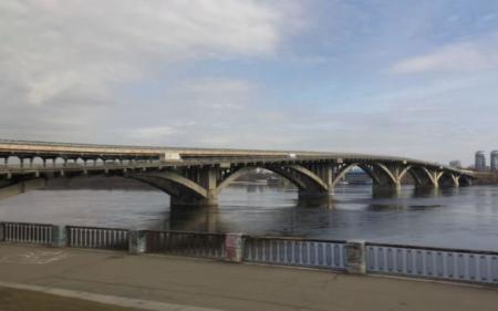 У Києві п’ятьма мостами фактично не можна їздити: Кличко попередив киян про критичну ситуацію