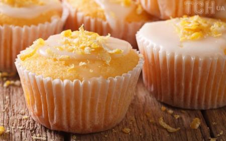 Неймовірно ніжний десерт: рецепт глазурованих лимонних кексів