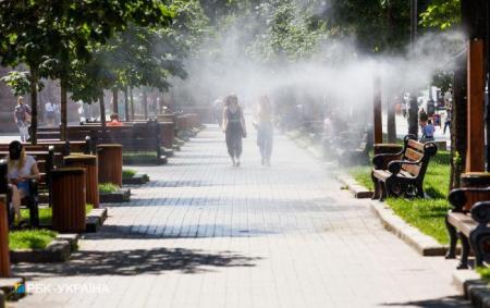 Спека в Україні поки що не відступає: прогноз погоди на 15 серпня
