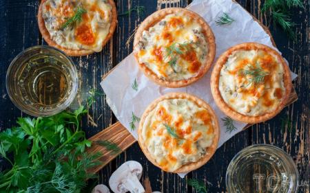 Тарталетки з куркою, грибами та сиром: рецепт смачної та ефектної страви
