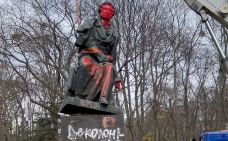 Пушкін – все: в Києві демонтували пам’ятник