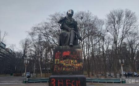 Пам'ятники Щорсу та Пушкіну позбавлять охоронного статусу і їх можна буде демонтувати