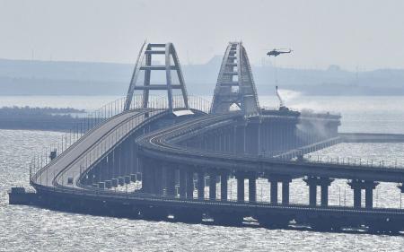 Cитуація на Кримському мосту після вибуху: всі подробиці