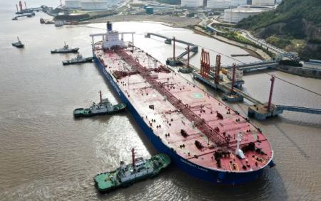 Росія збільшує експорт нафти морем, попри заяви щодо зниження видобутку, - Bloomberg