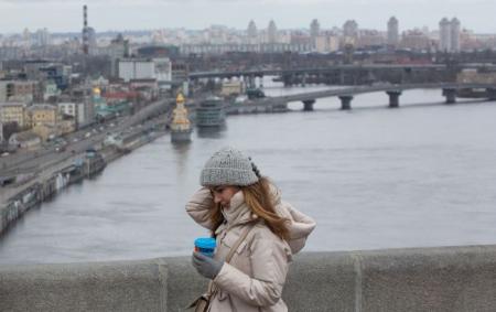 Холодний та дощовий тиждень: синоптик розповіла, яку погоду очікувати в Україні