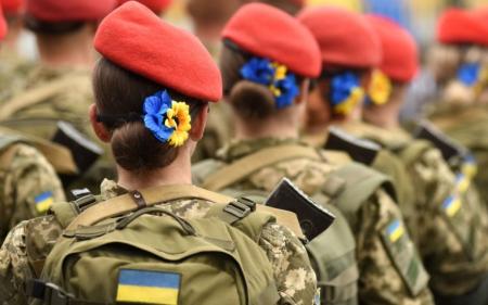 Скільки жінок воюють на передовій: фахівчиня назвала кількість і розповіла про проблему із забезпеченням формою