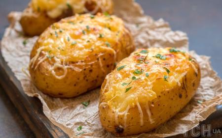 Запечена картопля з сиром: рецепт смачного гарніру