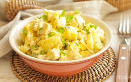 Рецепт салату з курячого філе і ананасів: ідеальне поєднання