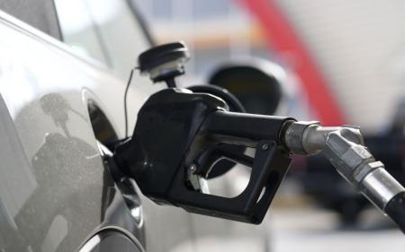 Ціни на пальне знову підскочили: яка вартість ДП та бензину на заправках