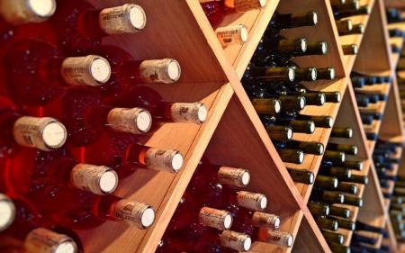 В Україні підвищать ціни на алкоголь: що здорожчає найбільше