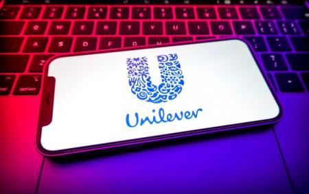 Unilever нарешті визнали спонсором війни. Які товари українцям краще не купувати