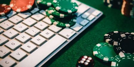 Покер онлайн: кому підійде, переваги та ризики для гравців