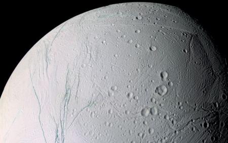 В океані на супутнику Сатурна знайшли докази можливого життя