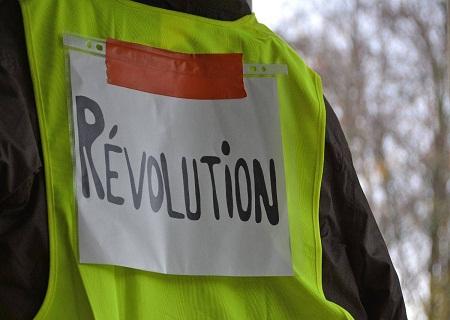 Кто заказал Макрона: анализ протестов «желтых жилетов» во Франции