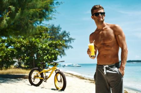 Долой алкоголь: 4 причины не пить на пляже