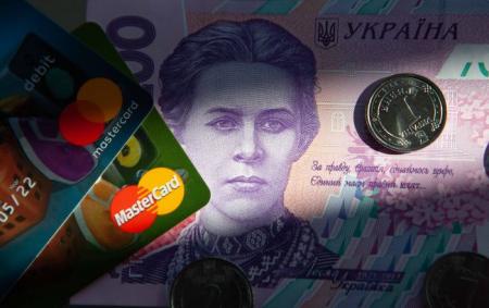 Українцям можуть заблокувати банківські картки: у чому причина