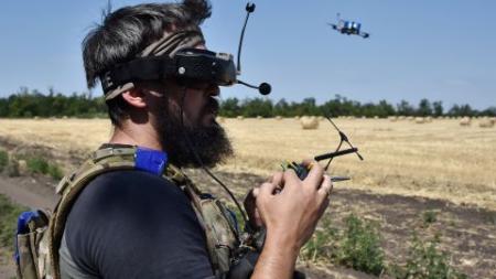 _viyskoviy_operator_dron_kamikadze_fpv__gettyimages_2165695347_325797c0d8f80e1a2bed7c46c9edec_02.07.26