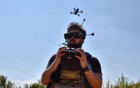 _viyskoviy_operator_dron_kamikadze_fpv_zaporizhzhya_gettyimages__2__b2ee42ff98e500ad0f646929_02.08.26