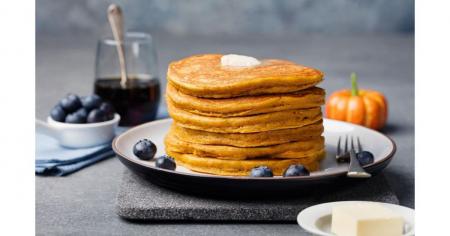 Готуємо гарбузові солоні та солодкі оладки за 15 хвилин: рецепти для сніданку