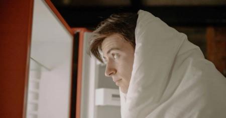 Як вберегти холодильник під час відключення світла від стрибків напруги: ефективні методи та поради