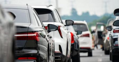 Українці масово переходять на нові авто: які моделі популярні