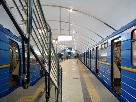 У Києві скоротять комендантську годину. Транспорт ходитиме допізна