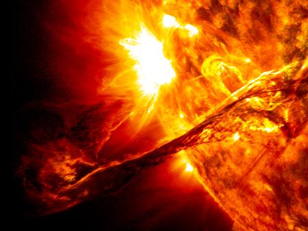 Вспышки на Солнце грозят Земле серьезными последствиями - ученые
