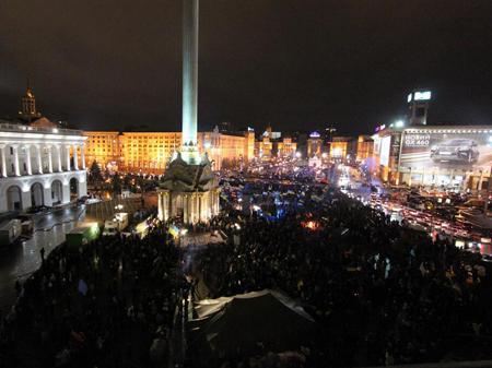 Майдан Независимости полностью заполнен сторонниками евроинтеграции