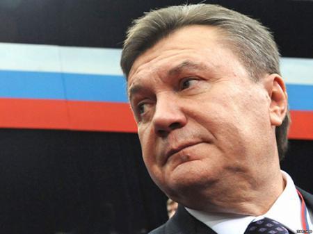 Янукович сдался в плен русским военным