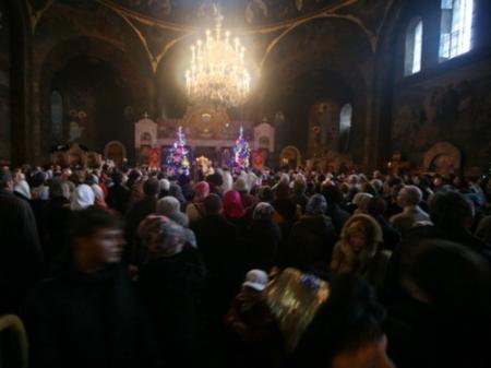 Рождество в Киеве: службы в храмах, попрошайки и куклы-мотанки