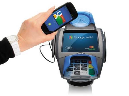 Смартфоны приходят на смену бумажным деньгам и кредитным карточкам