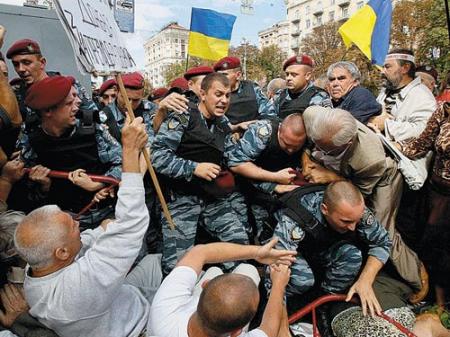 Экстремизм в Украине намерены искоренять превентивными мерами