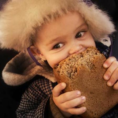 Хлебная карточка: почему городам Донбасса не хватает хлеба