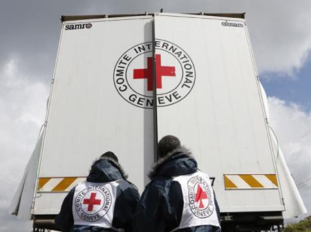 Красный Крест требует рассказать, какую гуманитарную помощь Россия везет в Украину