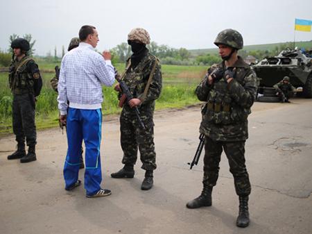 Нацгвардия отловила очередных российских «журналистов». Шпионили на блокпостах