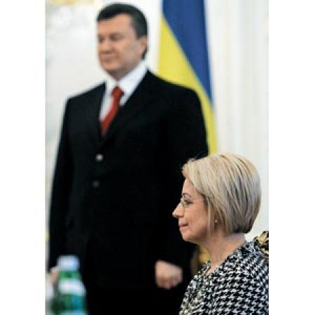 Материнский инстинкт: зачем украинским политикам штатные мамаши