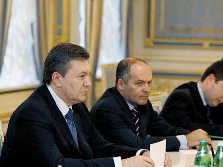 Пинчук­-привет! Почему Виктору Януковичу придется раскулачивать олигархов
