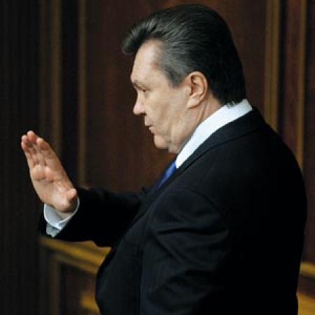 Янукович идет в суд