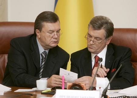По дороге к краху: вертикаль власти Януковича уже через несколько месяцев может обрушиться так же, как обрушилась при Ющенко  