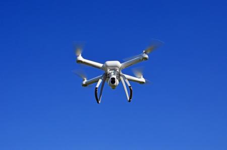 dron-bespilotnik