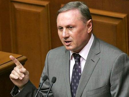 Ефремов хочет отбирать мандаты за прогулы