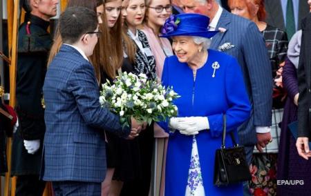 Королева разочарована британскими политиками - СМИ