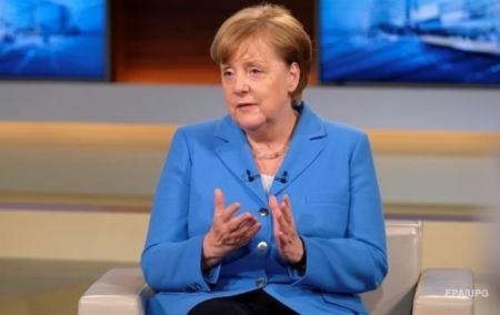 Меркель: Россия поддерживает правые партии в Европе