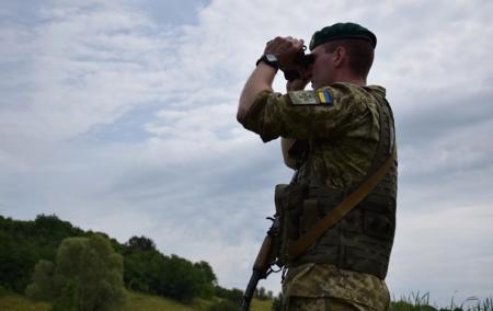 Щоденно від 20 до 40 осіб намагаються незаконно перетнути кордон України