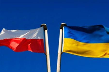 Из иностранных стран украинцам и далее больше всего нравится Польша