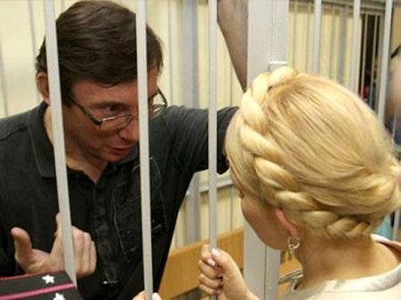 Оппозиция намерена добиться регистрации Тимошенко и Луценко в ЦИКе через суд