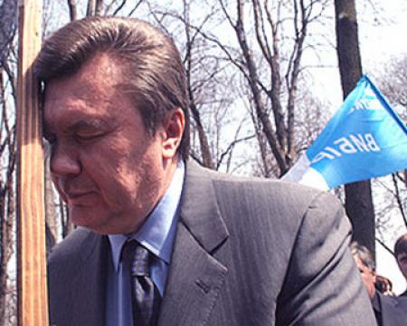 Оппозиция обвинила Януковича в аморальности